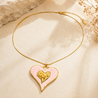 SUMMLY Collier tendance avec grand pendentif cœur pointu, plaqué or 18 carats, chaîne serpent en acier inoxydable, bijoux pour femme, cadeau de fête