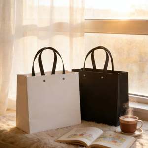 Bolsas de Papel Ecológicas Personalizables con Asas Reforzadas y Remaches, Ideales para Calzado, Ropa y Regalos de Lujo - Product Image 6