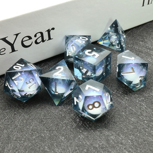 Dadi con nucleo liquido in resina color sabbia liquida con logo personalizzato per giochi di ruolo e DND-Liquid <span class=keywords><strong>1</strong></span> - Product Image 2