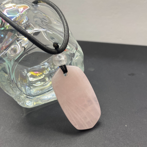 Kalung liontin Bezel wanita, kristal mawar Quartz gaya romantis - Product Image 4