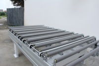 Table à rouleaux transporteurs durable et personnalisable avec rouleaux en acier, matériau tubulaire, multi-tensions, vitesse de 20 m/min