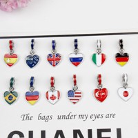 MULA Breloques drapeaux du monde, Pendentif en forme de cœur, Accessoires de bijoux en alliage DIY, Modèle J1-09, Vente en gros immédiate