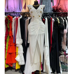 Abito <span class=keywords><strong>Lungo</strong></span> Vintage <span class=keywords><strong>con</strong></span> Scollo a V Senza Maniche e Spacco, Vendita all'Ingrosso, Estivo, Bianco, <span class=keywords><strong>Nero</strong></span>, Rosso, Vita Alta, Snellente, <span class=keywords><strong>con</strong></span> Dettagli Metallici - Product Image 1