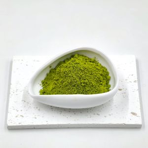 ผงชาเขียวมัทฉะออร์แกนิคเกรดพิธีกรรมแบบสำเร็จรูป บรรจุภัณฑ์แบบสุญญากาศ กล่อง ถุง หรือขวด สำหรับเครื่องดื่ม - Product Image 3