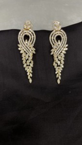 Boucles d'oreilles de créateur en or jaune 14 carats avec pureté VS Si diamant véritable unique pour une occasion spéciale porter des bijoux - Product Image 2