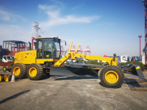 Produits les plus vendus : Matériel de construction routière, niveleuse puissante Gr215, moteur 215 CV avec lame avant et ripper arrière - Product Image 5