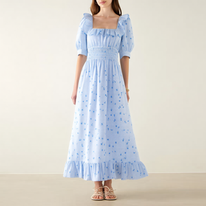 Abito Midi Personalizzato OEM da Donna, Blu Chiaro a Quadretti Floreali, Collo Quadrato, Maniche a Sbuffo, Corpetto Smock, Orlo con Volant, per Resort Estivi - Product Image 5