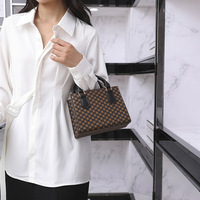 Bolso Tote de Moda para Mujer con Dos Asas y Decoración de Letras, Material PU, Cierre de Cremallera, Impermeable, para Uso Diario