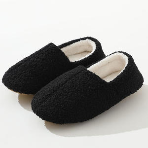 Chaussons d'hiver chauds et respirants pour hommes et femmes, en fausse fourrure, plateforme en coton, à bout fermé, avec caractéristiques de sécurité antidérapantes - Product Image 5