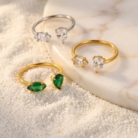 Bague de luxe en acier inoxydable 304 avec zircon vert, plaquée or 18 carats PVD, étanche, empilable, ouverte, pour femme