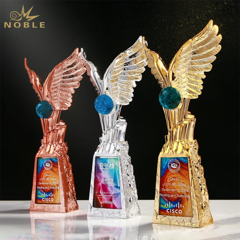 Благородный полимерный Золотой Серебряный Бронзовый Деловой Подарок с изображением животного, крыла орла, индивидуальный логотип, украшение для дома и офиса, награда за ремесло