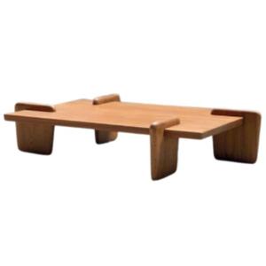 Table basse avec pieds qui sortent de la table, table basse moderne de luxe en bois massif - Product Image 1