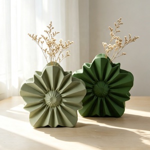 Vase en céramique rustique de style nordique antique YBH pour la maison, décoration de table de luxe vintage pour <span class=keywords><strong>fleurs</strong></span>, vases en céramique personnalisés - Product Image 3