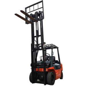 Montacargas Diésel Toyota Usado de 3 Toneladas, Altura de Elevación 4.5m, Origen Japón, Probado y Certificado, en Venta - Product Image 1