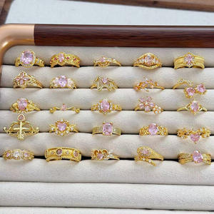 แหวนไพลินสีชมพูสไตล์วินเทจ ดีไซน์เปิดปรับขนาดได้ ประดับเพชร CZ เต็มวง เหมาะสำหรับการใส่ซ้อนแบบเรียบหรู เครื่องประดับมินิมอลสุดหรูสำหรับผู้หญิง - Product Image 4