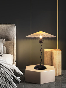 Đèn Bàn Chiếu Sáng Origami Phong Cách Bắc Âu Dù Xếp Li Đèn Bàn Trang Trí Bằng Sắt Giường Phòng Ngủ Khách Sạn - Product Image 4