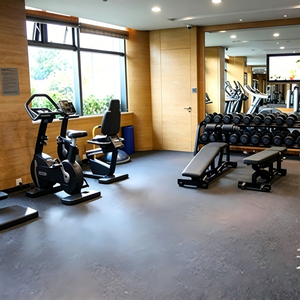 แผ่นยางปูพื้น EPDM ปลอดสารพิษสำหรับยิม ป้องกันแรงกระแทก ทนทาน เหมาะสำหรับการออกกำลังกาย พร้อมคุณสมบัติลดความเมื่อยล้า - Product Image 1