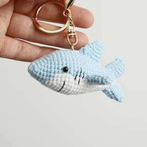 Portachiavi Amigurumi a Forma di Squalo Carino all'Uncinetto, Ciondolo Animale Marino in Peluche, Giocattolo Morbido Fatto a Mano, Charm per Borsa, Regalo Oceanico Personalizzabile all'Ingrosso - Product Image 2