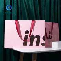 Fabricant vendeur logo personnalisé style classique bijoux emballage cadeau sac en papier avec boîte cadeau pour vêtements chaussettes chaussures