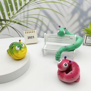 Jouets de décompression les plus populaires en TPR, en forme de chenille peinte, à rebond lent, remplis de sable, à presser, pour enfants garçons et filles - Product Image 3