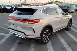 Auto Eléctrico BYD Song Plus DMi 2025 de Cuatro Ruedas - Product Image 5