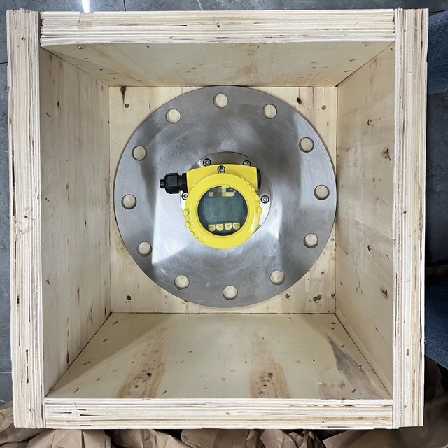 Vegaa VEGAPULS 61 Radar Sensor for Continuous Level Measurement of for Simple Process Conditions
