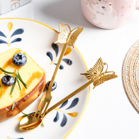 Cuillère à dessert en acier inoxydable 304 en gros, fourchette à fruits avec manche papillon mignon, cuillère à café suspendue à la tasse