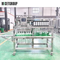 Machine de remplissage et de capsulage semi-automatique 8 têtes à contre-pression pour brasserie artisanale, intégrée pour la carbonatation de bières et de boissons