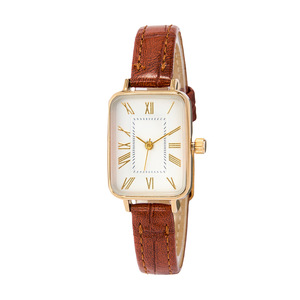 Nuevo reloj elegante para estudiantes con esfera cuadrada de números romanos retro, correa de cuero de alta gama y movimiento de cuarzo para mujer. - Product Image 1