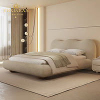 Lit King Size Moderne en Velours avec Cadre en Bois, Rangement, Tissu Amovible et Lavable, Design Écologique et Durable, Couleur Blanc Crème