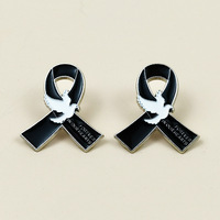 Broche commémorative en émail avec ruban noir et colombe, symbole de souvenir éternel dans nos cœurs, bijou de mode pour funérailles, cadeau de sympathie