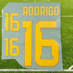 Camisa de Futebol Mundial <span class=keywords><strong>2026</strong></span> com Nome e Número Impressos em Serigrafia, Material PU, Etiquetas de Cuidado Autoadesivas Laváveis, Corte a Laser Retangular - Product Image 3