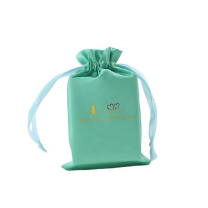 Sac à cordon personnalisé en satin vert clair avec fermeture éclair, sac à chaussures anti-poussière, sac de rangement surdimensionné pour le linge, pochette à cordon avec logo imprimé - Product Image 4