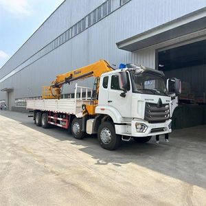 Camion grue à plateau bas SINOTRUK HOWO 6x4 avec grue télescopique de 15 tonnes, moteur Weichai, blanc - Product Image 4