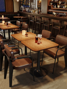 Ensemble table et chaises de style rétro américain pour petit bistrot, café, restaurant commercial Qingba, thème occidental, <span class=keywords><strong>bar</strong></span>, style tendance sur internet, solide - Product Image 1
