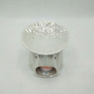 Cera bianca pera scioglie e bruciatore a olio in ceramica portacandele aromatico - Product Image 2