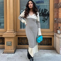 Vente en gros de robes en tricot élégantes et décontractées pour femmes, de haute qualité, à col en V, à rayures contrastées, coupe ajustée