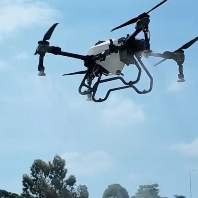 New Easyfly Agricultural Drone Sprayer with RTK Precision Positioning Engine High Safety Level Carbon Fiber AL20 20kg