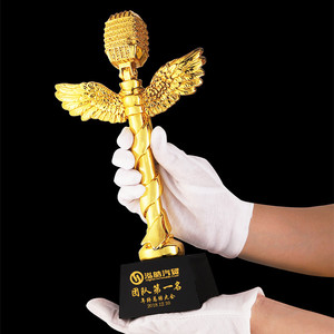 Trofeo a Forma <span class=keywords><strong>di</strong></span> <span class=keywords><strong>Ali</strong></span> d'<span class=keywords><strong>Angelo</strong></span> per Premio al Presentatore, Microfono con <span class=keywords><strong>Ali</strong></span> Placcato in Oro a Specchio - Product Image 3