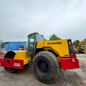 Vente Flash : Compacteur Vibratoire Routier Dynapac CA251D d'Occasion, 10 Tonnes, Équipement de Construction de Haute Qualité à Vendre - Product Image 2