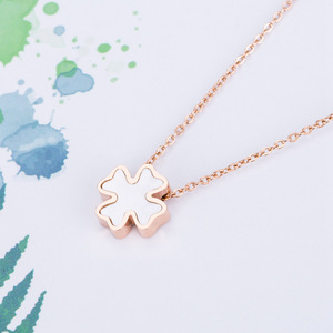 Collier avec pendentif fleur en acier inoxydable pour femmes, bijoux cadeau, chaîne couleur or Rose, Design trèfle à 4 feuilles - Product Image 3