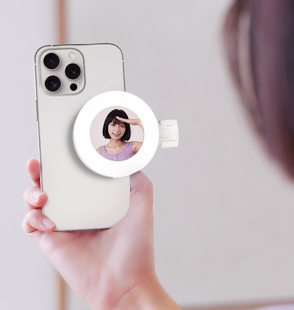 New Mobile Phone Beauty Selfie Pocket Fill Light Artifact Portable Live Broadcast Universal Rechargeable Soft Light