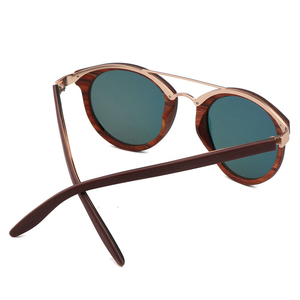 Vente en gros de lunettes de soleil en bois polarisées <span class=keywords><strong>cat</strong></span> 3 <span class=keywords><strong>uv</strong></span> <span class=keywords><strong>400</strong></span> avec logo personnalisé avec monture en métal - Product Image 6