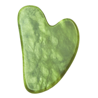 Outil de soin du visage en jade naturel Huiying, logo personnalisé, cœur en jade vert, Gua Sha, vente en gros, masseur en pierre de beauté