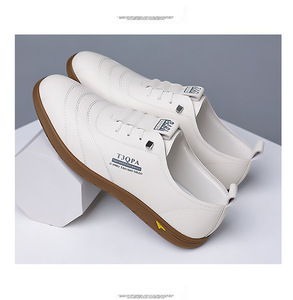 Chaussures en cuir décontractées pour hommes 2026 pour la vente en gros - Baskets blanches respirantes à semelle souple, classiques, polyvalentes, pour le travail et le quotidien - Product Image 2