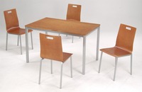 Ensemble de table à manger carrée en bois moderne et durable pour 4 personnes avec chaise K/D Bella pour la cuisine et la salle à manger, meubles de maison