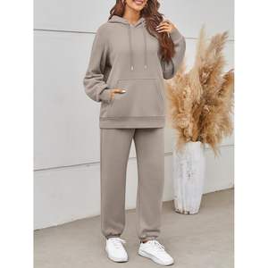 Sudaderas y pantalones de chándal por encima de la rodilla con sudaderas y bolsillos personalizados de 2 piezas de talla Queen para mujer - Product Image 1