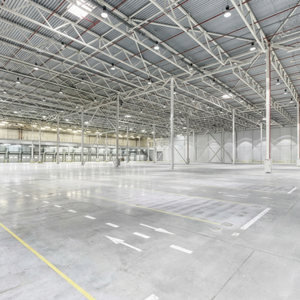 Entrepôt préfabriqué en acier à grande portée, conception à poutres libres pour hangars <span class=keywords><strong>d</strong></span>'avions et arènes sportives - Product Image 5