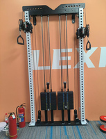 Station de musculation multifonctionnelle de haute qualité avec système de poulies intégré et machine à squats murale
