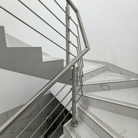 Rampe de balcon moderne en acier inoxydable pour hôtel, appartement, villa, escalier, poteau d'angle en acier inoxydable 304, marches en forme de L, résistant à la rouille